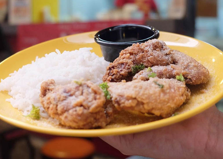 Chicken Wings, Rice, and Dip from Flaming Wings