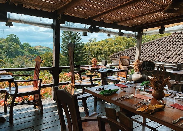 Tahanan Bistro Interior