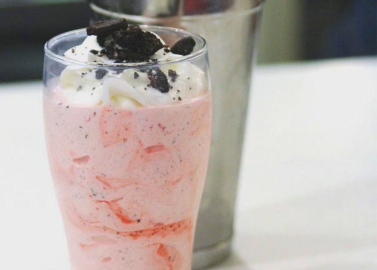 strawberries and oreo drink