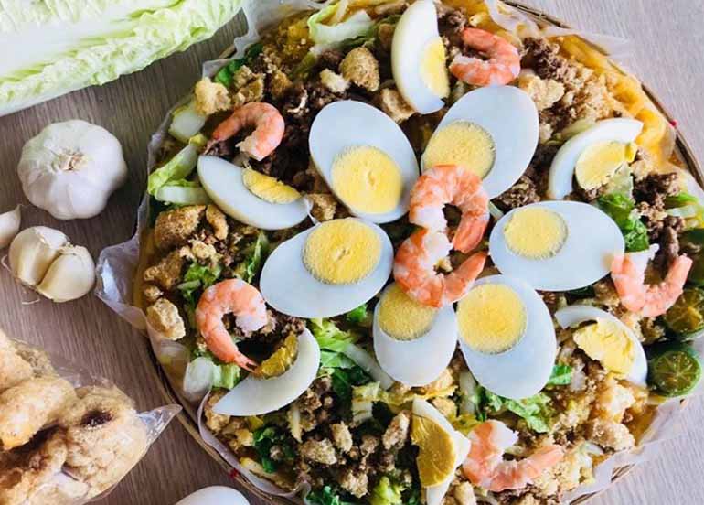 Pancit Malabon from Pansit Malabon by Country Noodles