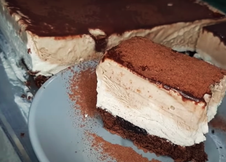 Here’s How To Make Dalgona Ice Cream Cake To Satisfy Your Sweet Cravings!