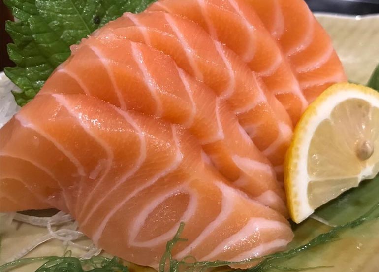 tomo japanese dining, salmon sashimi