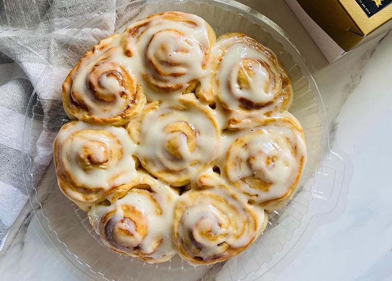 Cinnamon Rolls from Golden Cookie PH