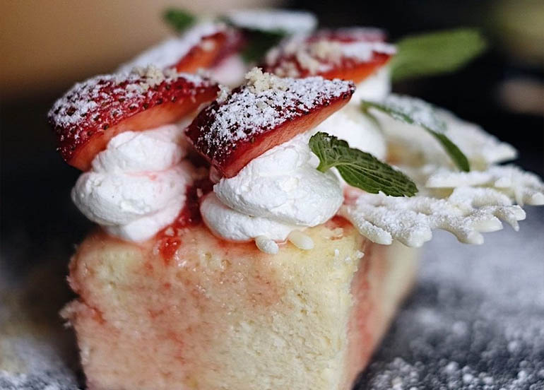 japanese strawberyy cheesecake, soru izakaya