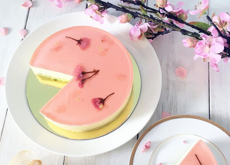 sakura matcha rare cheesecake, betsubara