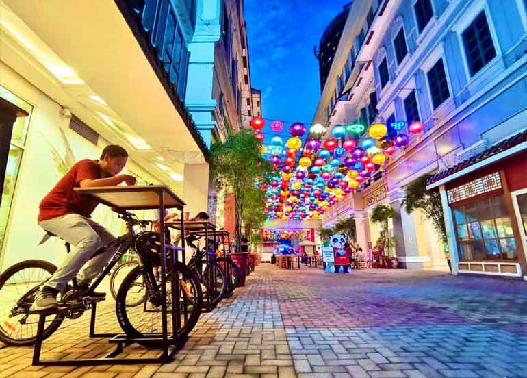 luck chinatown, bike and bite