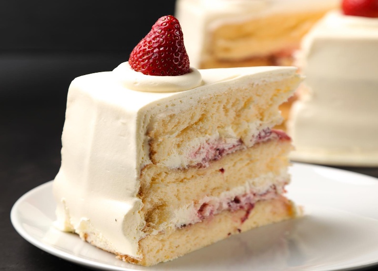 wildflour strawberry shortcake slice