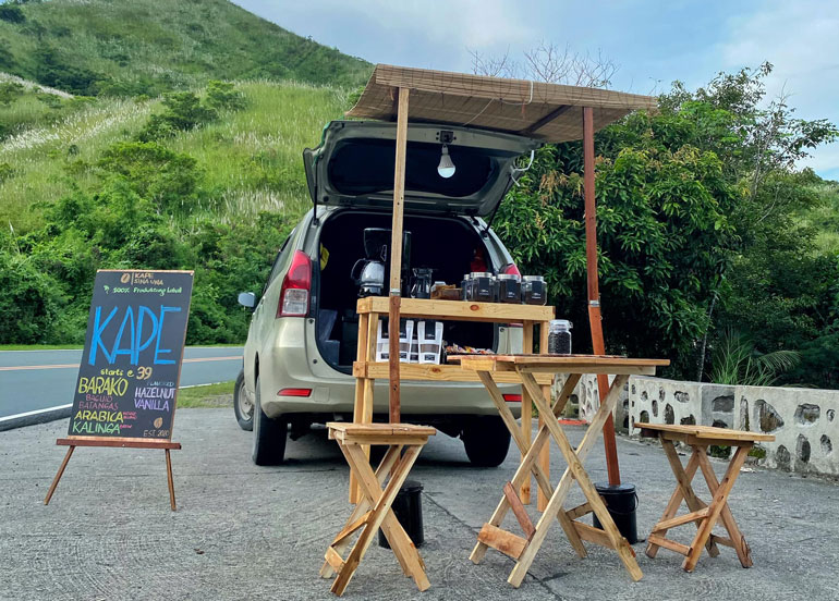 kape-sina-una-roadside-setup