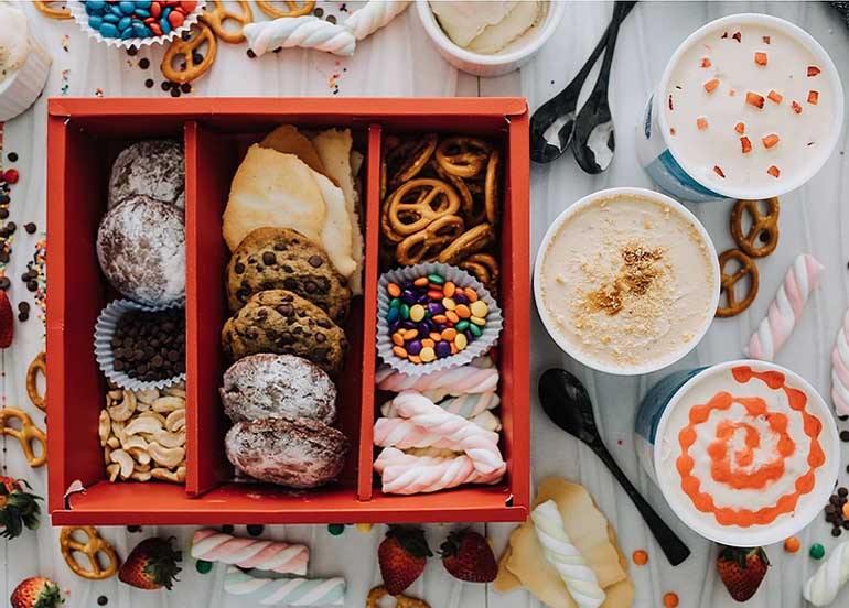 sundae board, valentine's day, papa diddi's