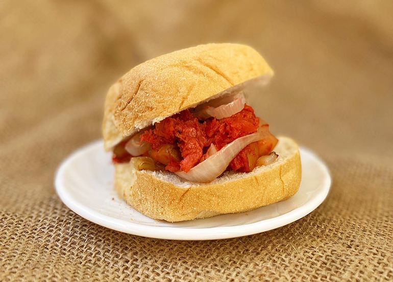 Vutcher Corned Beef with Pandesal