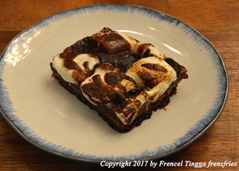 Buku-Buku Kafe Flat Tops S'mores