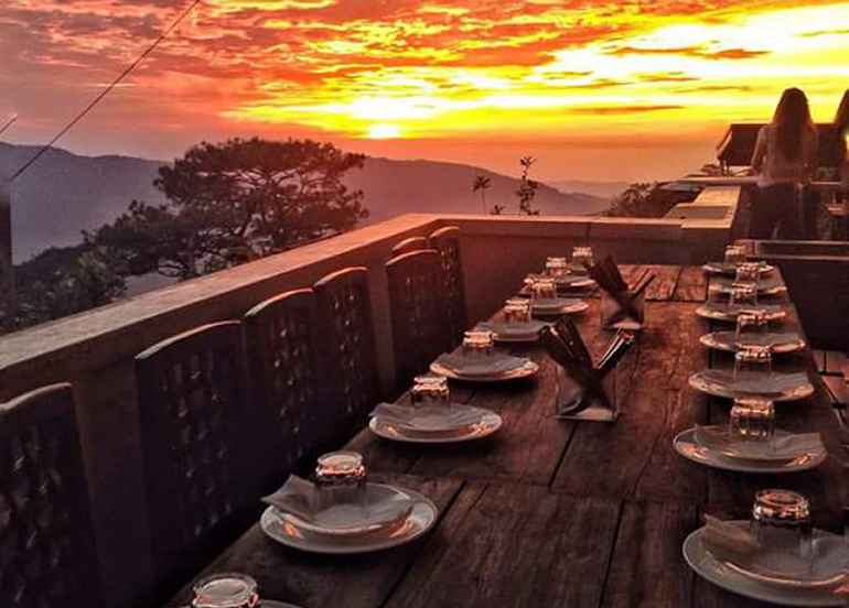 Foggy Mountain Cookhouse Terrace Dining Area