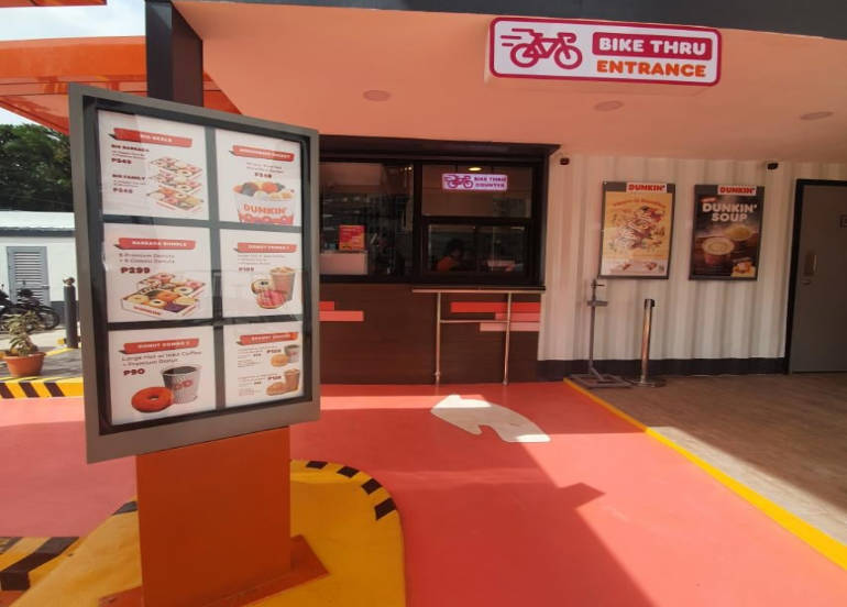 Dunkin' Donuts bike thru timog