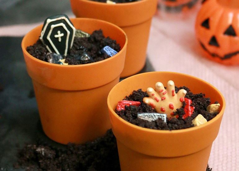 Bizu Chocolate Pots Graveyard
