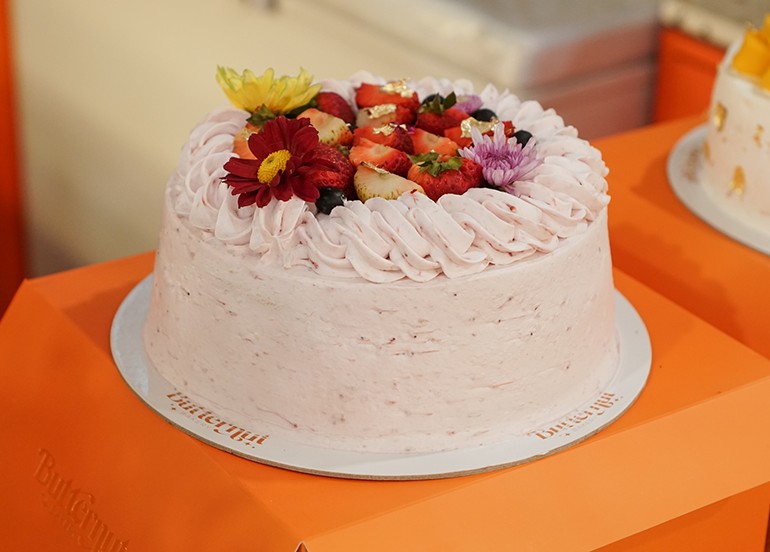 butternut bakery strawberry cupid's chiffon cake