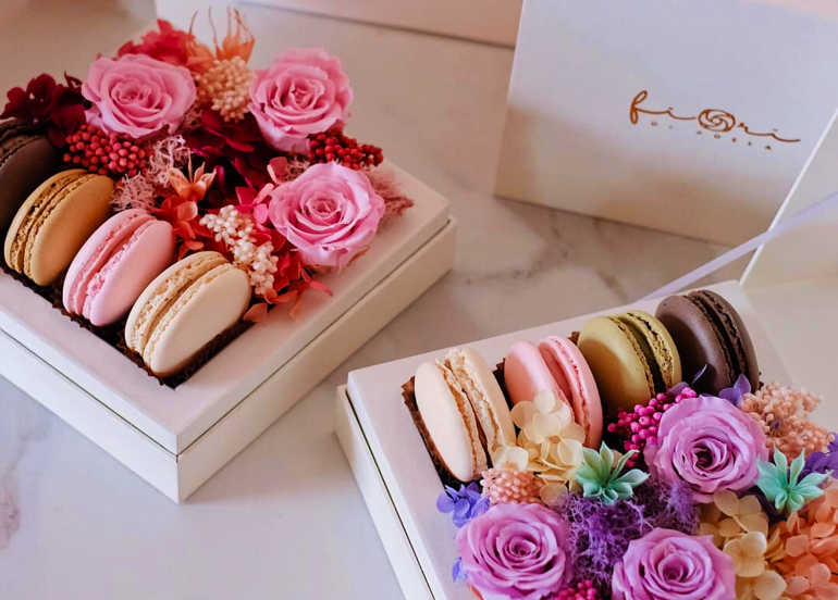 macaron flowers gift box