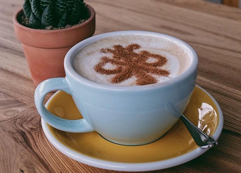 prominent chai tea latte