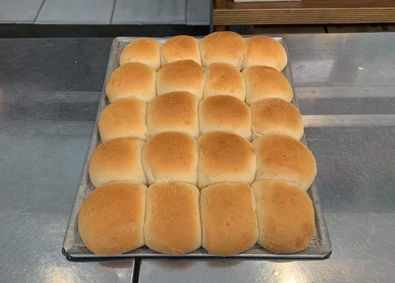 all day hot pandesal panaderia