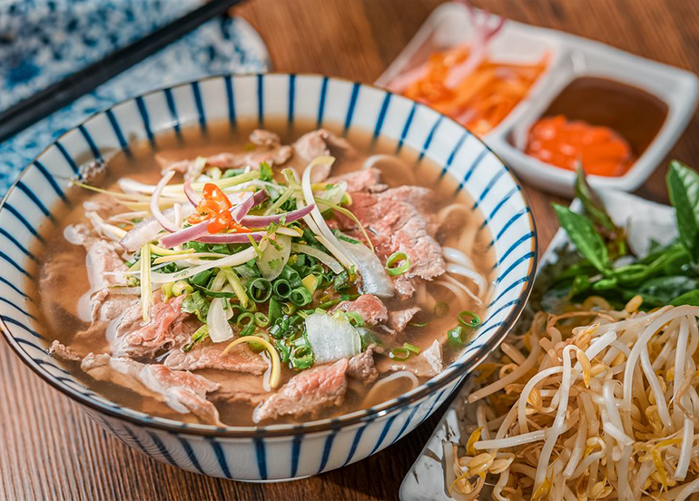 bon pho & roll beef pho