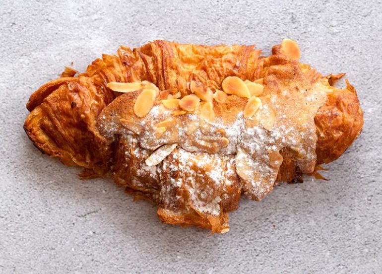 eric kayser almond croissant