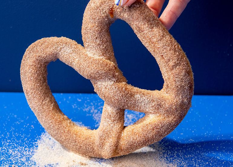 cinnamon sugar pretzel auntie annes