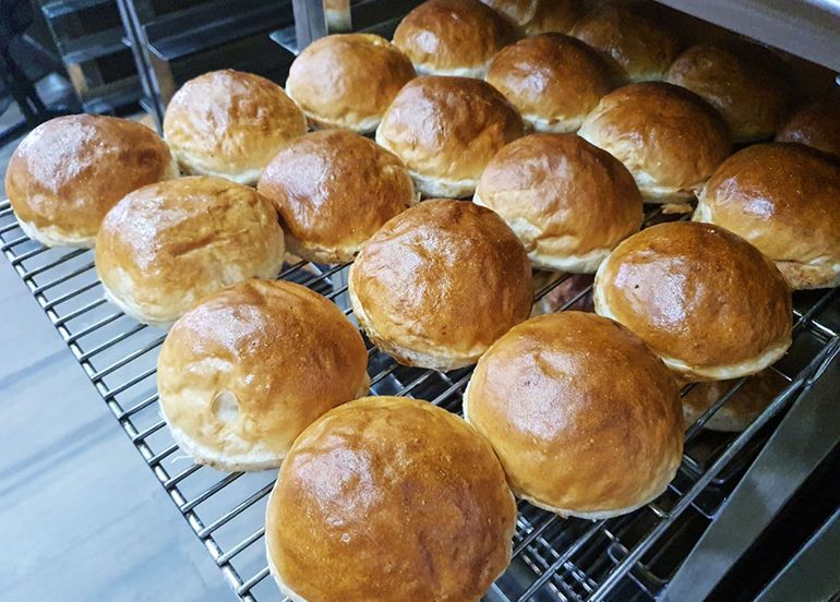 28 derby potato buns