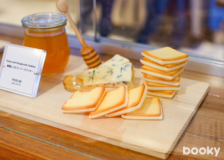 Honey and Gorgonzola Cookies from Tokyo Milk Cheese Factory