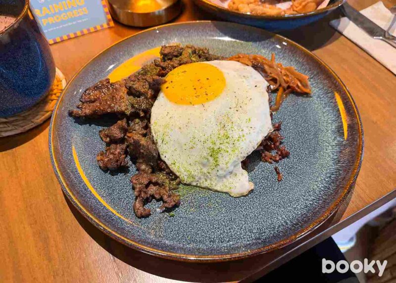 auro chocolate cafe bgc tapsilog