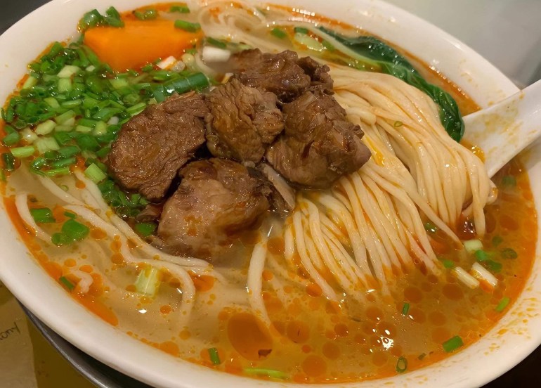 lan zhou la mien beef noodles